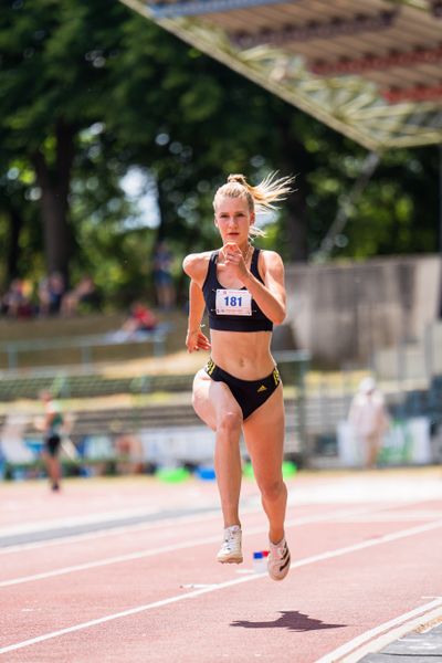 Merle Homeier (LG Goettingen) im Weitsprung am 03.07.2022 waehrend den NLV+BLV Leichtathletik-Landesmeisterschaften im Jahnstadion in Goettingen (Tag 1)